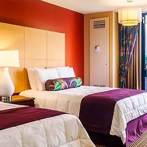 מלון Hawaiian Hotel, Trademark Collection By Wyndham, הילו